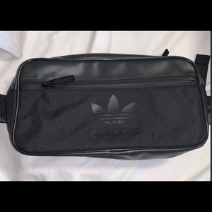 Adidias Originals Fanny Pack | Black